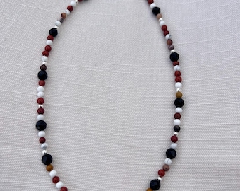 Collana con pietre preziose miste