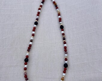 Collana con pietre preziose miste