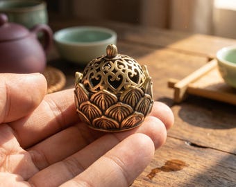 Vintage Brass Lotus Incense Box, Zen Desk Ornament, Mini Pill Holder