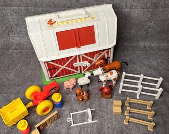 Vtg 1986 Fisher Price Little People Farm Barn #2501 Moo Sound & Accessories Lot