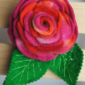 SALE 20% Felt Rose Brooch, Felt Flower Pin, Felt Accessory, Large Red Pink Rose Pin, Mother Day Gift Wool Flower Brooch, Felt Flower Brooch