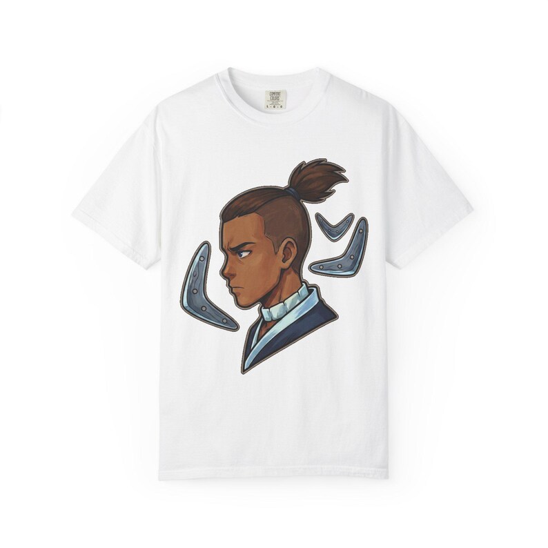 Wasser Stamm Krieger Tee | Sokka Bumerang Porträt | Papageien inspiriert T-Shirt Bild 10