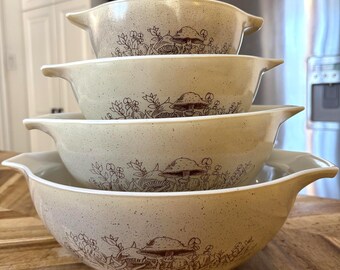 Vintage Pyrex Forest Fancies Nesting Bowls Set (1980s)
