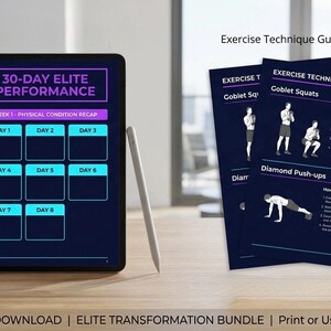 Può includere: Un tablet digitale mostra un programma di prestazioni d'élite di 30 giorni con un riepilogo settimanale delle condizioni fisiche. Sono visibili anche uno stilo e due guide di esercizi. Le guide illustrano esercizi come Goblet Squats e Diamond Push-ups.