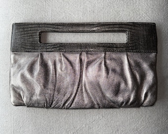 BCBG MaxAzria Metallic Clutch Handtasche Silber Grau Y2k 2000s
