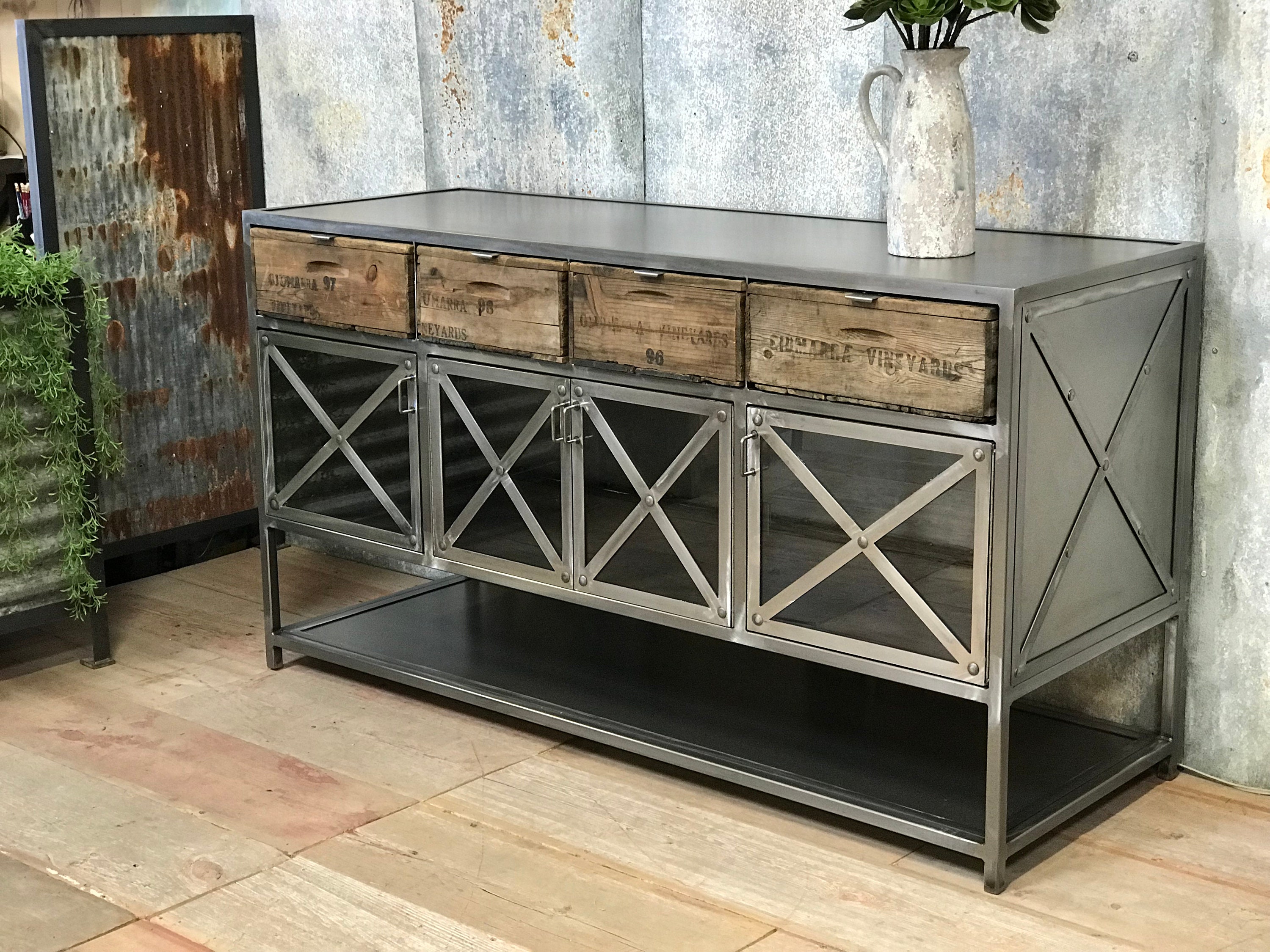 Industrial Chic, Cult Furniture, Design and Lighting. by