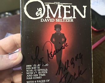 THE OMEN signed 1976 paperback Gregory Peck Signed + Lee Remick Signed
