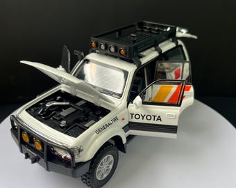 Custom 1:24 TOYOTA LAND CRUSIER LC80 Diecast Model – Personalized License Plate Miniature Car