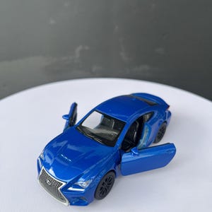 Modelo a escala 1:36 personalizado del Lexus RCF de metal fundido a presión – Coche miniatura con matrícula personalizada