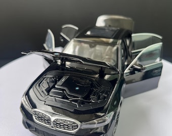 Custom 1:24 BMW 325Li Diecast Model – Personalized License Plate Miniature Car