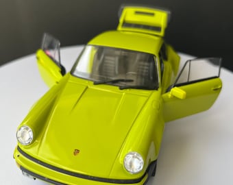 Custom 1:24 Porsche 911 Turbo 3.0 Diecast Model – Personalized License Plate Miniature Car
