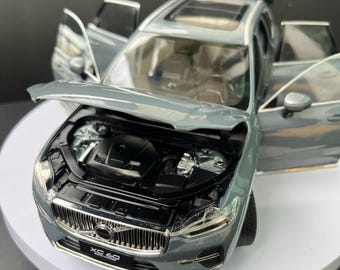 Custom 1:18 VOLVO XC60 2022 Diecast Model – Personalized License Plate Miniature Car