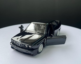 Custom 1:36 BMW M3 E30 Diecast Model – Personalized License Plate Miniature Car