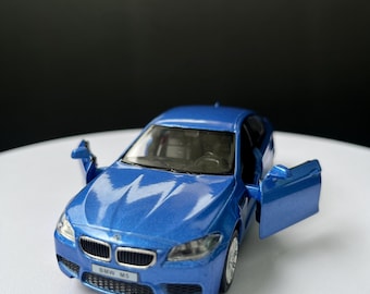 Custom 1:36 BMW M5 Diecast Model – Personalized License Plate Miniature Car