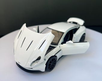 Custom 1:32 Aston Martin DB11 Diecast Model – Personalized License Plate Miniature Car