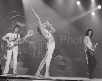 Queen Band 8 X 12 OU Poster
