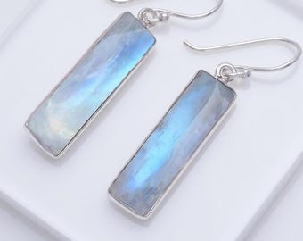 Pendientes de barra de piedra lunar arcoíris, colgantes rectangulares de plata de ley, joyería de piedras preciosas con destellos azules