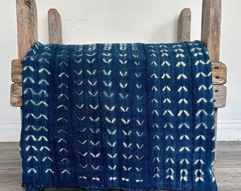 Vintage Mud Cloth Textile, Hand dye Indigo Fabric, Boho Bed Throw, 66x46