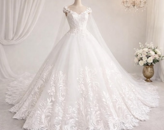 Princess Ball Gown Wedding Dress, Lace Applique, O-Neck, Court Train Bridal Gown