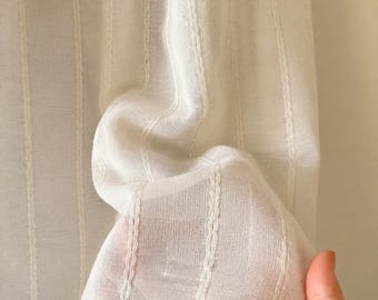 Ivoren transparante gordijnen, crèmekleurige gordijnen met linnenlook, gordijnen met verticale strepen en textuur, lichtdoorlatende gordijnen, minimalistische neutrale raamdecoratie