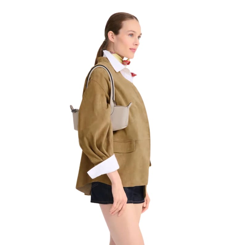 Cream designer tote bag Longchamp Le Pliage Xtra Medium size with spacious interior.