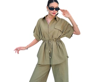 Conjunto feminino de blusa com cordão e calça pantalona