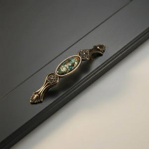Elevate Your Furniture with Elegant Vintage Handles - Antique Bronze Cabinet Pulls Featuring Ornate Patterns for a Timeless Home Refresh
