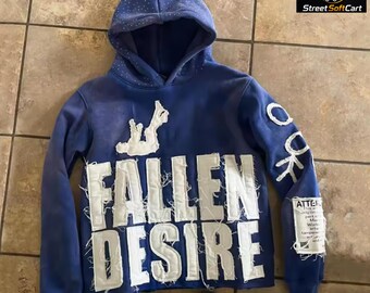 Sweat à capuche bleu effet vieilli avec écusson : pull streetwear surdimensionné de l'an 2000