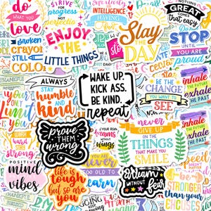 Może przedstawiać: Kolekcja kolorowych naklejek winylowych z różnymi motywacyjnymi cytatami i frazami, takimi jak "Do what you love", "Enjoy the little things", "Slay the day", "Wake up. Kick ass. Be kind. Repeat" oraz "Prove them wrong" w różnych czcionkach.