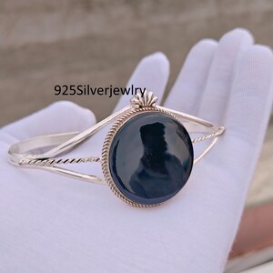 Brazalete de plata de ley con ónix negro hecho a mano, pulsera de piedras preciosas estilo boho, joyería para aniversario o boda.
