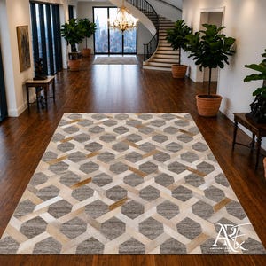 Alfombra de cuero jacquard hexagonal con pelo en tonos beige y gris, 152 x 244 cm (5 x 8 pies), hecha a mano.