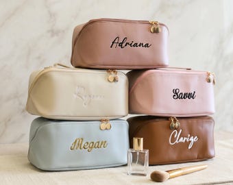 Embroidered Leather Makeup Bag – Valentine’s Day Gift for Wife/Girlfriend, Large Capacity Makeup Organizer, Bridesmaid Gift