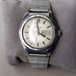 Soviet mechanical watch "Raketa ,working, wristwatch