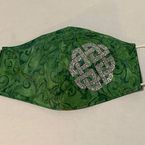 Shield knot Celtic knot Face Mask