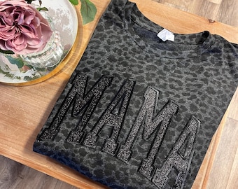 Camisa bordada para mamá, Camisa de leopardo para mamá, Camisa para el Día de la Madre, Regalo para el Día de la Madre, Camisa para mamá, Camiseta monocromática negra para mamá, Brillantina negra