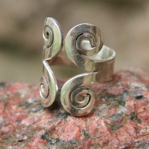 Ring with winded ends and widened backpart sterling image 1