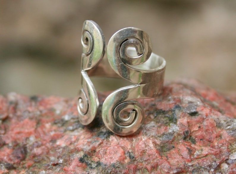 Ring with winded ends and widened backpart sterling image 1