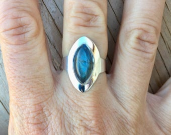 Marquise . Labradorite . Ring . Sterling Silver . Size 8