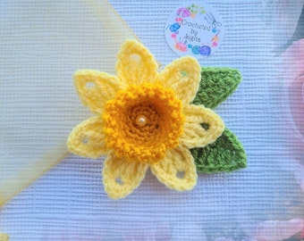 Crochet Daffodil  Brooch - Daffodil Flower - Yellow Daffodil- Corsage Brooch - Spring Flower Brooch, Gift - Made to Order