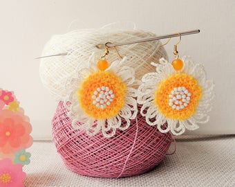 Crochet Earrings - Beaded Earrings - Linen Earrings - Dangle Earrings - Flower Earrings - Daisy Earrings