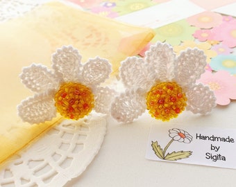 Crochet Earrings - Daisy Earrings - Daisies Earrings - Stud Earrings - Post Earrings - Summer Earrings - Crochet Daisies