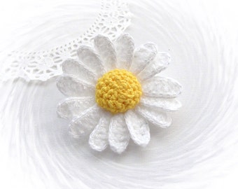 Crochet Daisy Flower Brooch - Crochet Marguerite - Made to Order