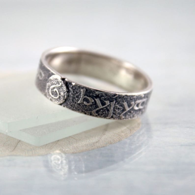 Elvish Rune Ring: Sterling Silver Tengwar Script Band - Etsy UK
