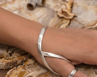 Handgemaakte armband/ring van Duits zilver ter ondersteuning en pijnverlichting van het duimgewricht bij artritis (CMC-gewricht).