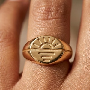 Sunrise signet ring, exquisite vintage silver, uniquely stackable, suitable for everyday wear and as a gift