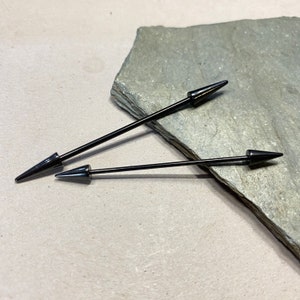 Zwarte industriële halterstang met spikes 14G 1 1/4" of 1 3/8" of 1 1/2" en 16G 1 1/2" steigerhalterstang aangepast kraakbeenstang - kies de maat van de spike