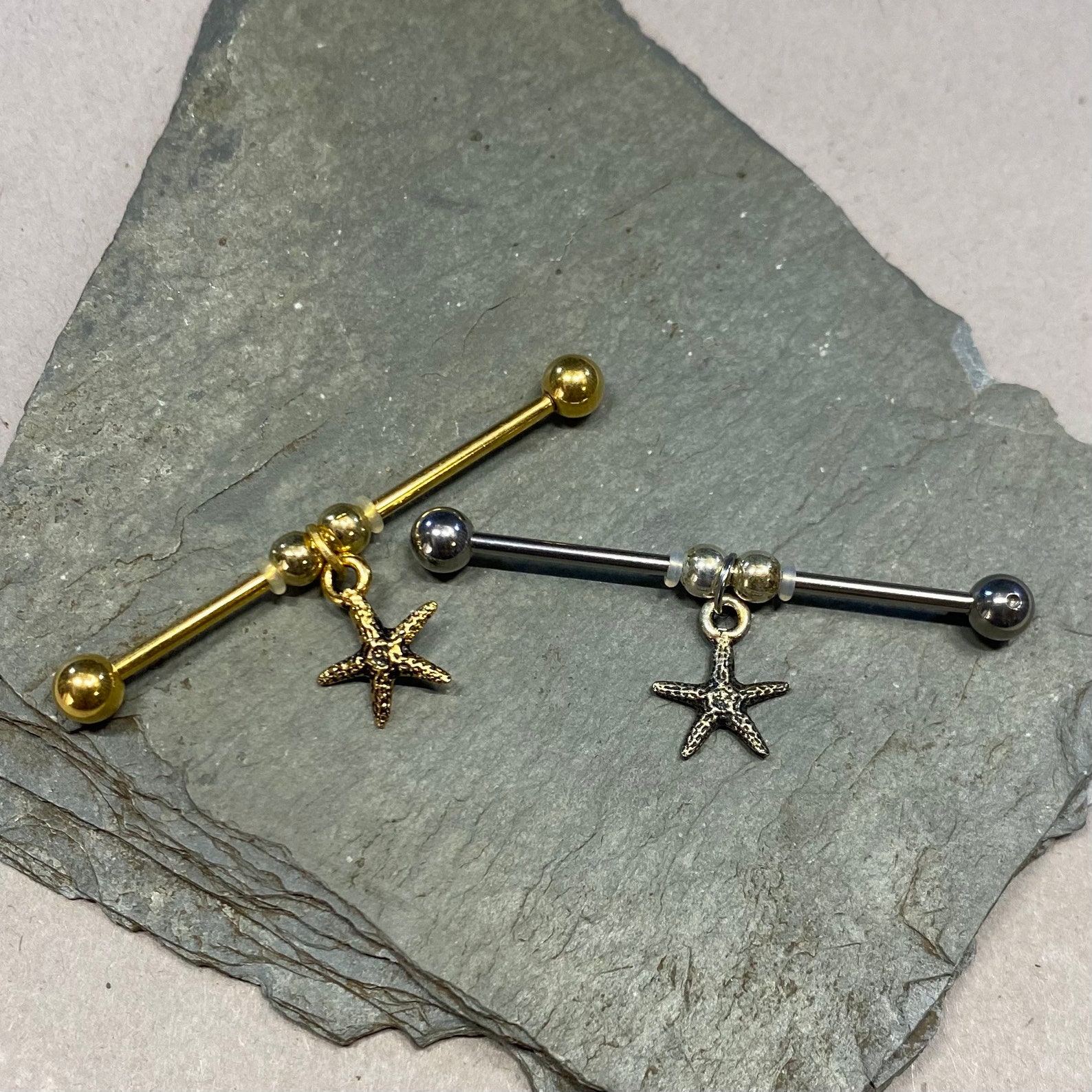 Mini corazón industrial Barbell Piercing 16G o 14G Ear