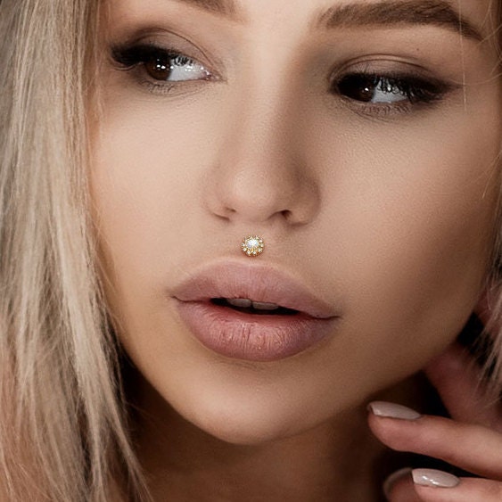 Teardrop Gem Labret Ear Stud Medusa 16g Surgical Steel