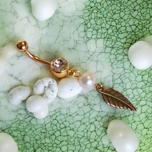 Gold Belly Button Ring - Belly Button Jewelry - Gold Belly Ring - Gold Leaf Charm with Classic White Pearl - Made to Order