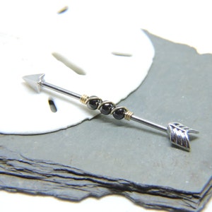 Silver Arrow Industrial Barbell 14G - 5 kraalkleuren en wikkel in 925 sterling of 14K goldfill - steiger-barbell aangepaste kraakbeenstaaf